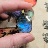 Blue Flash Labradorite Pillow Pendant – Soft Square Glow