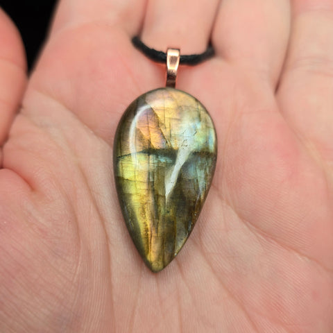 Labradorite Pendant – Iridescent Flash Stone Necklace