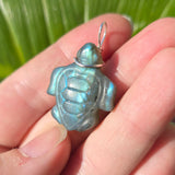 Driftglow – Labradorite Sea Turtle Pendant in Sterling Silver