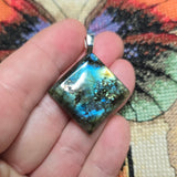 Labradorite Flash Pendant – Blue and Gold Diamond-Cut Stone