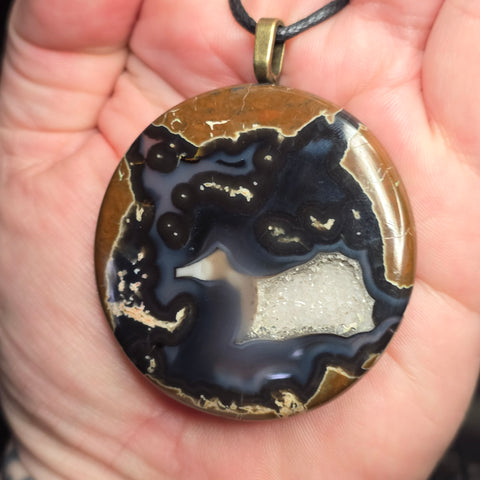 Priday Oregon Thunderegg Pendant – Rare Black with Quartz Geode