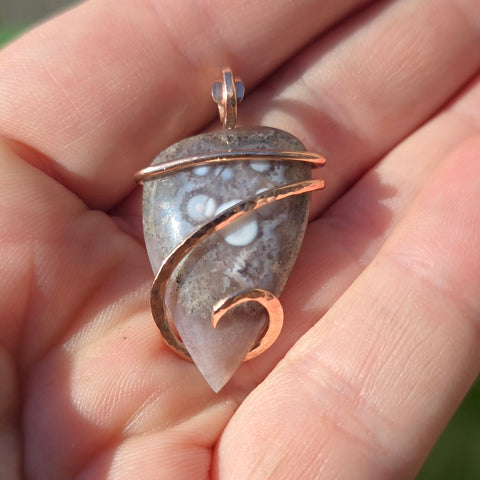 Luna Agate Pendant – Tension Wrapped in 14kt Rose Gold Fill