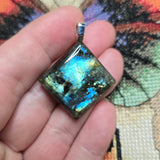 Labradorite Flash Pendant – Blue and Gold Diamond-Cut Stone