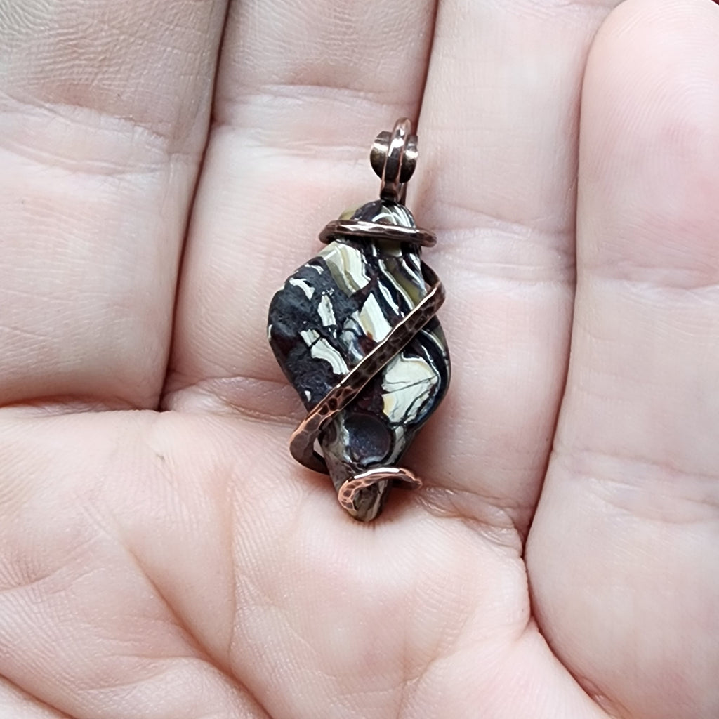 Agate stone deals pendant