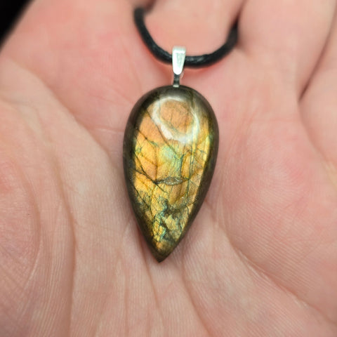 Golden Labradorite Pendant – Flashing Firestone Necklace