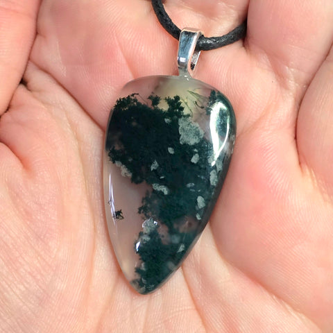 Forest Green Moss Agate Pendant – Deep Earthy Stone Necklace