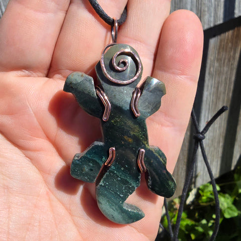 Lizard Green Moss Agate Carving Pendant in Copper