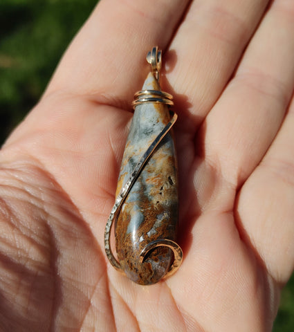 Widowmaker Plume Agate Pendant in 14kt Yellow Gold Fill